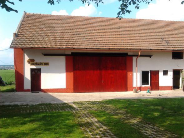 Stavba včelařské prodejny a medárny