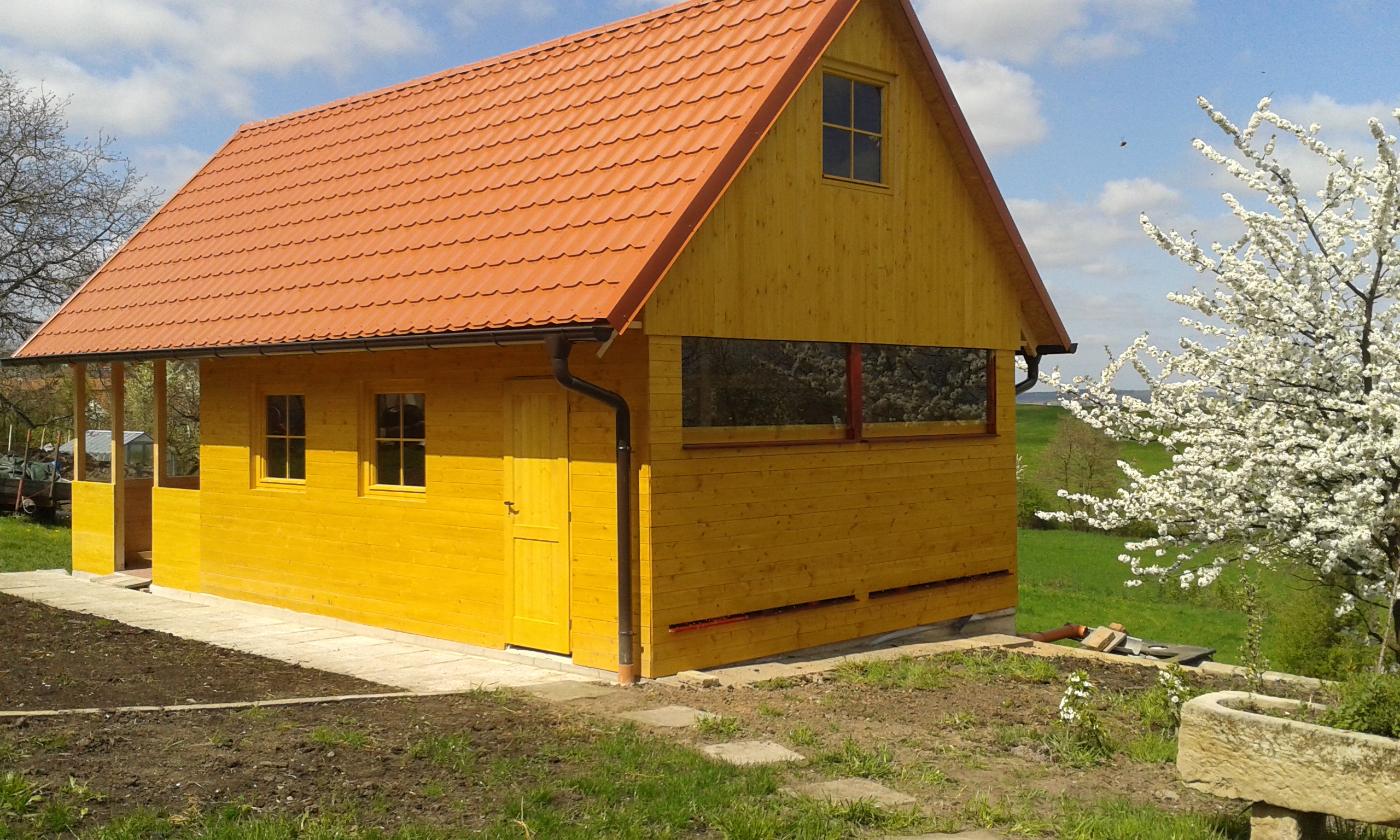 Stavba environmentálního včelařského areálu